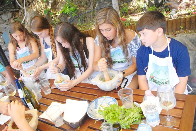 Cinque Terre Pesto Making Class, Boat Tour and Lunch - Lunch and wine tasting: the part that feels like a payoff