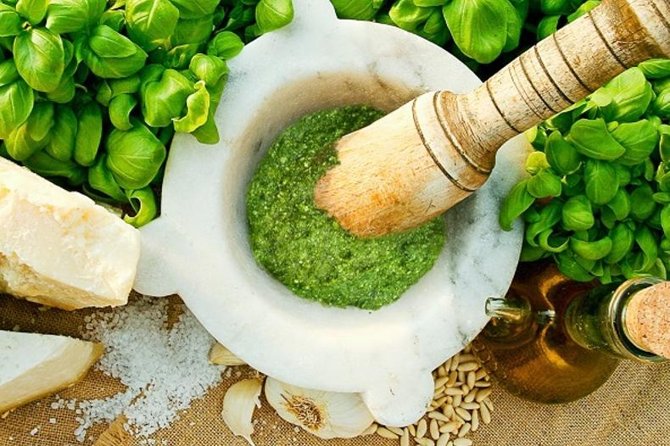 Cinque Terre Pesto Making Class, Boat Tour and Lunch - Meeting at Vernazza harbor, and what the timing feels like