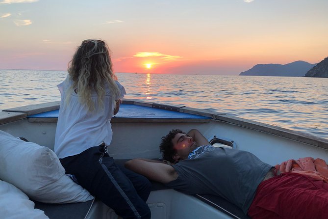 Cinque Terre Sunset Boat Tour - The Core Experience: Sailing Past Cinque Terre Villages at Golden Hour