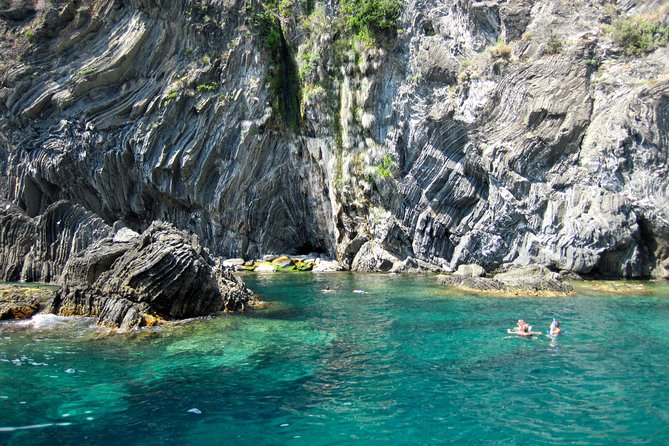 Cinque Terre Sunset Boat Tour Experience - Why sunset on a boat beats another Cinque Terre day plan
