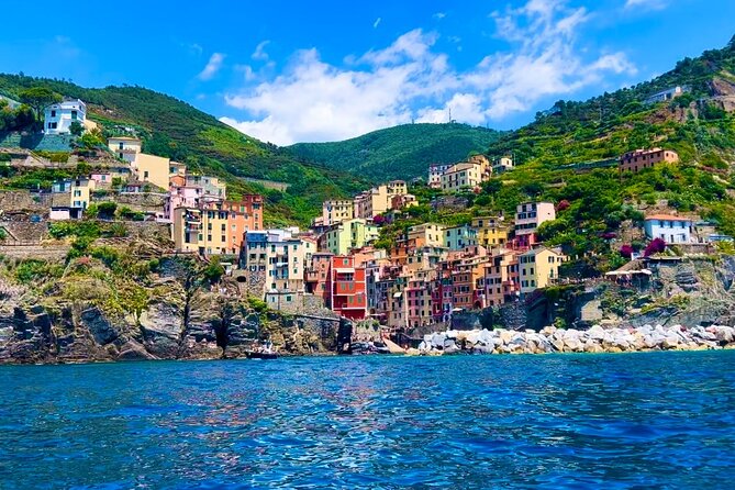 Cinque Terre wonders Full Day Boat Tour - A 10:00 departure that changes the whole feel of Cinque Terre