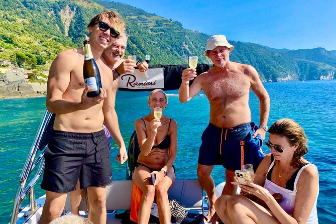 Cinque Terre wonders Full Day Boat Tour - Food and drinks on board: why the included brunch matters at $300+