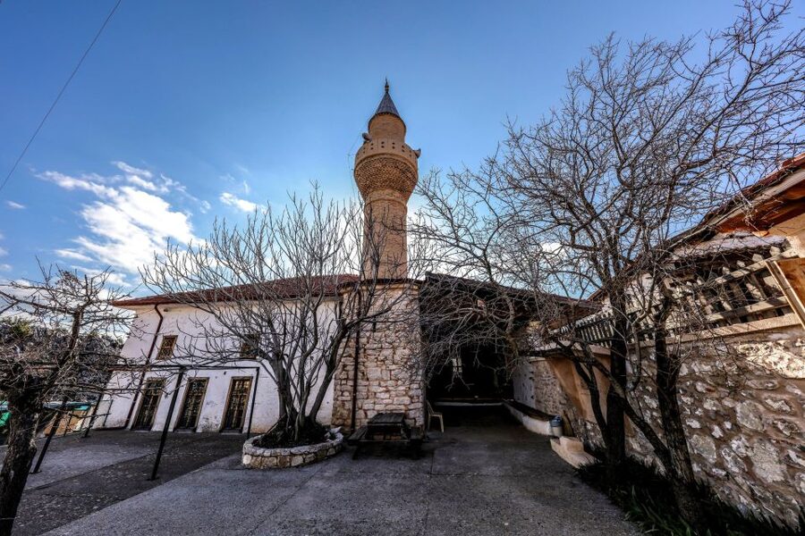 City of Side: Altinbesik Cave and Ormana Tour with Boat Ride - Riding into the Taurus Mountains before you reach the cave