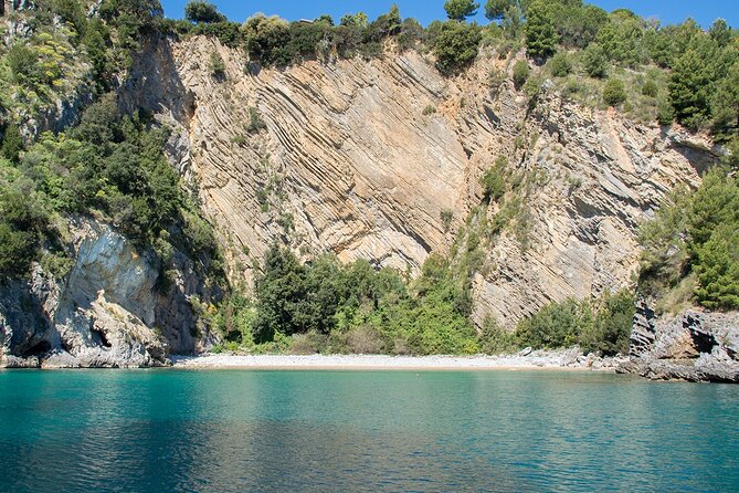 "Classic" Boat Trip to Capo Palinuro - Torre di Punta della Quaglia: small stop, big coastal context