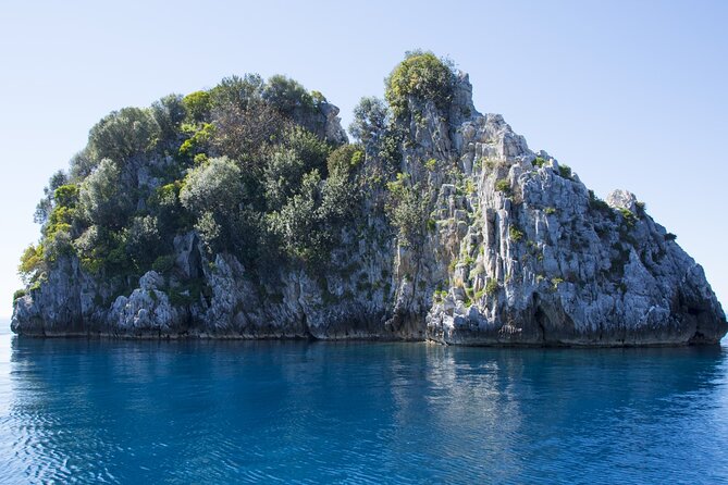 "Classic" Boat Trip to Capo Palinuro - Architiello, Cala Fetente, and Scoglio del Coniglio
