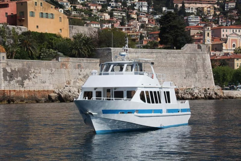 Coastal boat tour from Villefranche-Sur-Mer to Monaco - Commentary from the sailor: what to expect from English and French audio