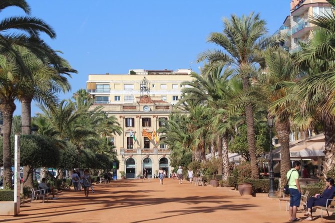 Costa Brava Day Sightseeing Tour with Boat Trip from Barcelona - Tossa de Mar Guided Walk: Vila Vella, Fortified Streets, and Lighthouse Views