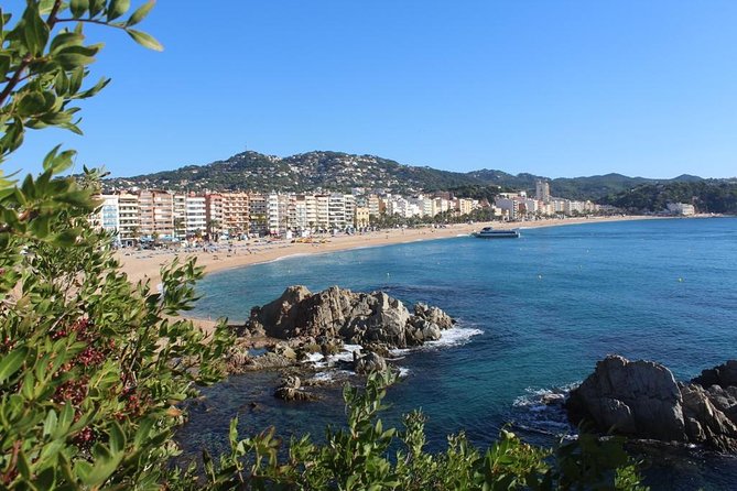 Costa Brava Day Sightseeing Tour with Boat Trip from Barcelona - Lloret de Mar Stop: Shopping Streets, Beach Promenade Views, and Saint Roma Church