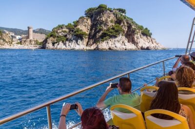 Costa Brava Small Group with Hotel Pick up and Boat Ride - Castle Time and the Seafood Meal: What to Expect