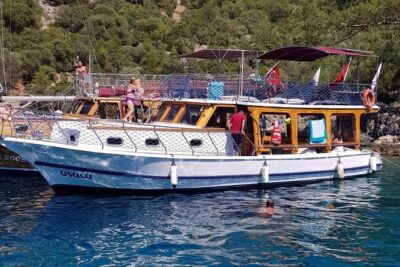 Daily Boat Trip - Meeting point and the 8–9 hour reality check