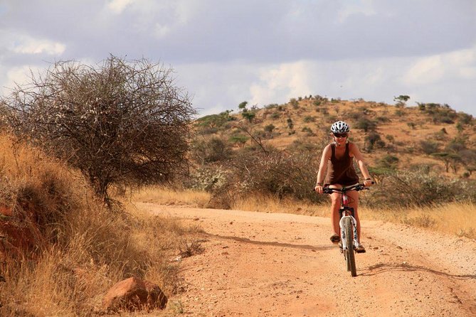 Day tour to Hell's Gate National park and optional Boat ride on lake Naivasha - Entering Hell’s Gate National Park from Nairobi: a clean, no-stress morning