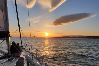 Daytime/Lisbon Sunset Boat with history and wine (small group) - The repeated river-view stops: your “photo + story” rhythm