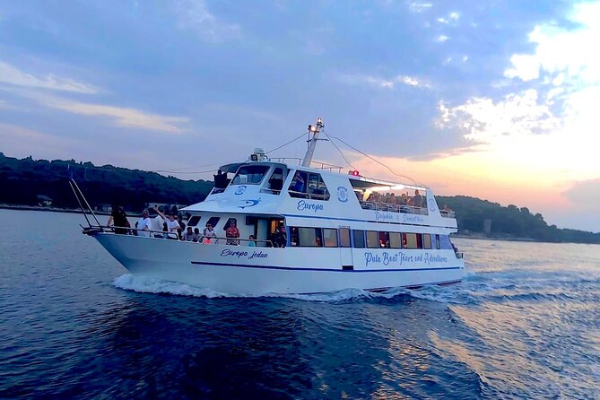 Dolphin Watching & Sunset Boat Tour With Dinner and Drinks - Dolphin Spotting in Brijuni: What You Can and Can’t Control