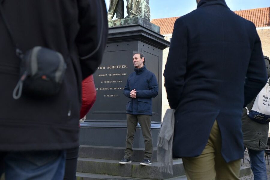 Dordrecht: City Walking Tour with Boat Ride - Key reasons this Dordrecht walk-and-boat tour works
