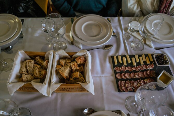 DOURO VALLEY: Lunch in a winery, tastings & 1-h private boat tour - Key highlights worth circling before you go