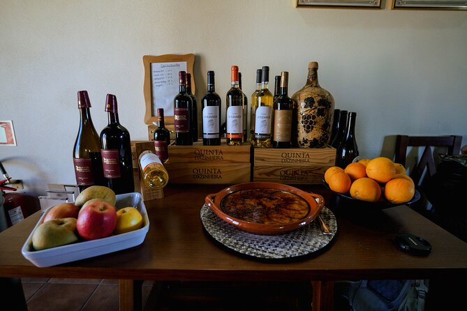 DOURO VALLEY: Lunch in a winery, tastings & 1-h private boat tour - Pinhão boat cruise: the views you can’t fake from land