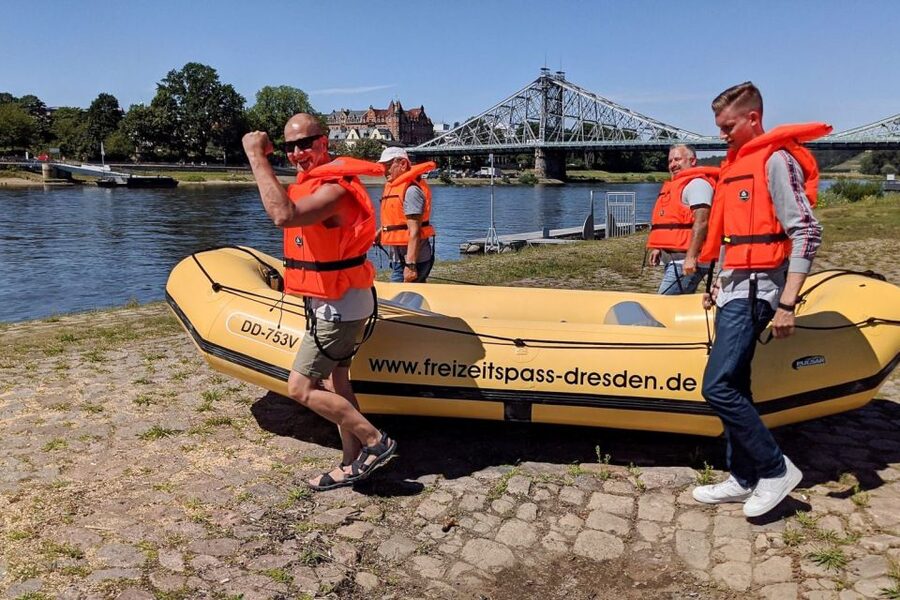 Dresden: Private Inflatable Boat Tour with Beer Garden Stop - Beer garden stop: when the snack and drink make sense