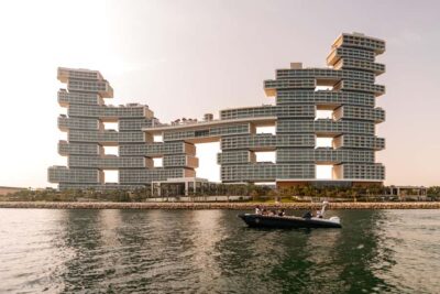Dubai: 100-Min Speed Boat Tour, Atlantis & Burj Al Arab View - Dubai Marina Yacht Club: where the tour really starts