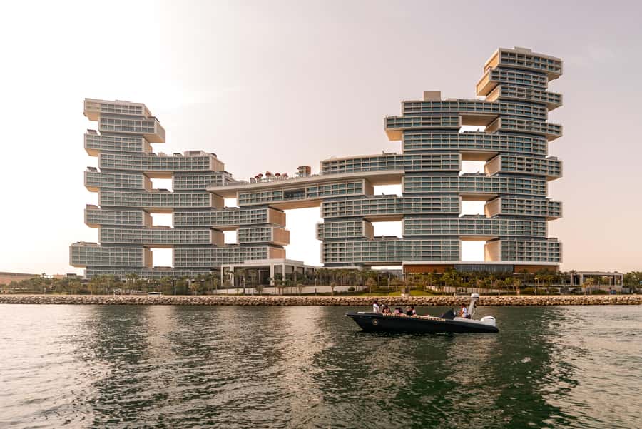 Dubai: 100-Min Speed Boat Tour, Atlantis & Burj Al Arab View - Dubai Marina Yacht Club: where the tour really starts