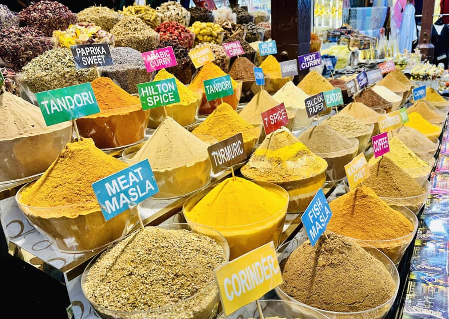 Dubai: Authentic Old Town, Souks, Tastings & Abra Boat Tour - Coffee, saffron tea, and a real spice lesson