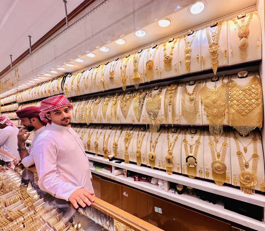 Dubai: Authentic Old Town, Souks, Tastings & Abra Boat Tour - Who this tour suits best (and who should skip it)