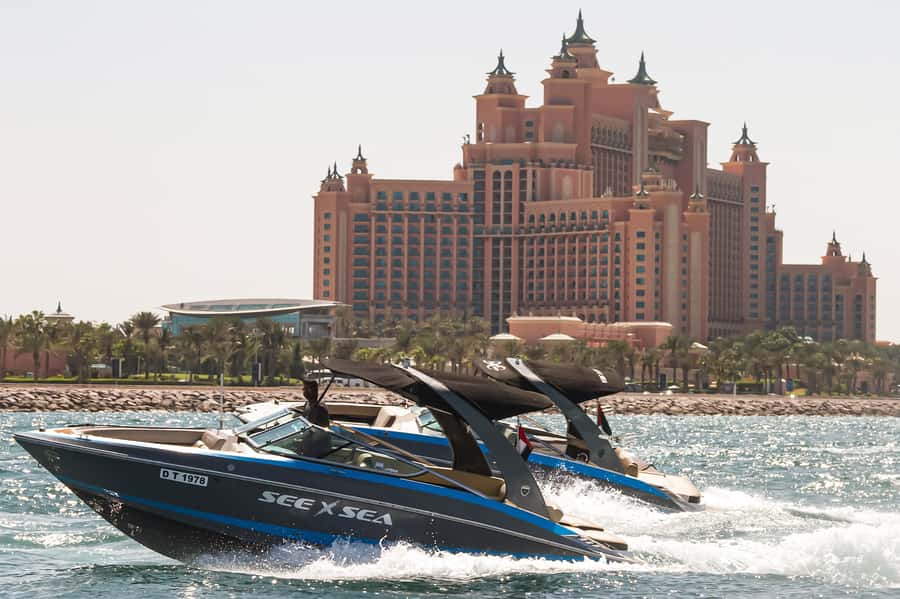 Dubai: Marina Private Boat Tour & Palm Jumeirah Sightseeing - Where to Meet: Pier 7 and the Boat Behind Marina Mall