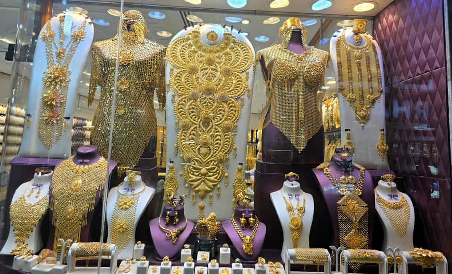 Dubai: Premium Old Town, Street Food, Souks & Boat Ride Tour - Gold Souk: When You Switch From Spices to Shine