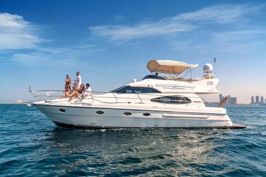 Dubai Yacht Tour - Boat Trip upto 12 guests Private event - Choose Your Time Slot: What You’ll See in 1 Hour vs 2 Hours vs Palm Routes