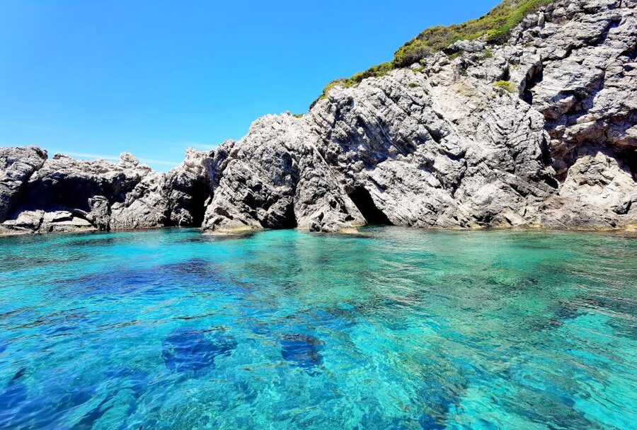 Dubrovnik: Blue Cave & Sunj Beach Boat Tour with Drinks - Koločep’s Three Green Caves Swim Stop