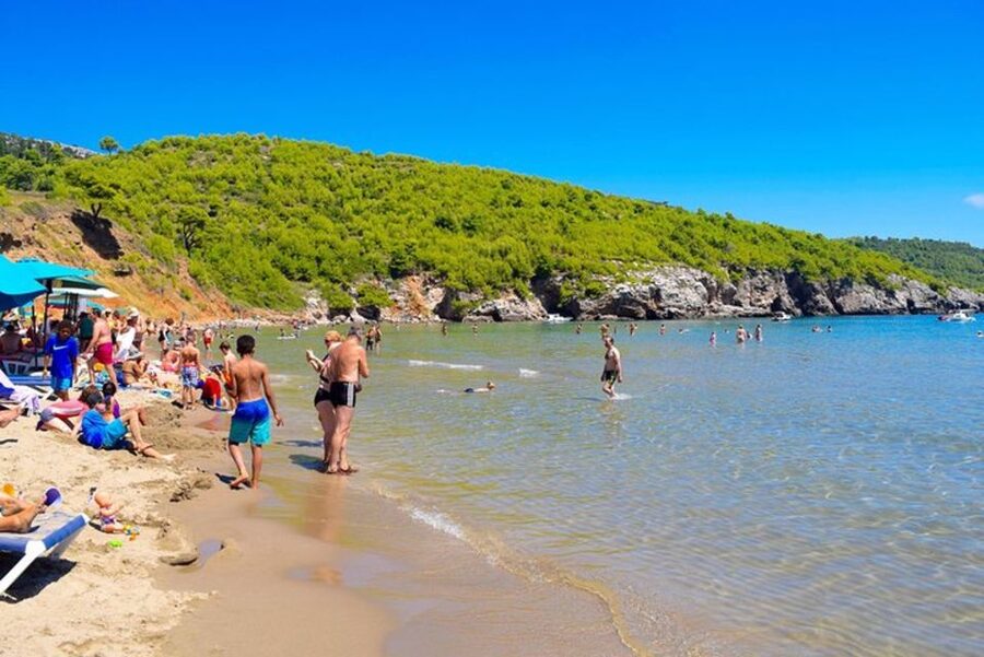 Dubrovnik: Blue Cave & Sunj Beach Boat Tour with Drinks - What the Crew Does to Keep You Comfortable and Safe