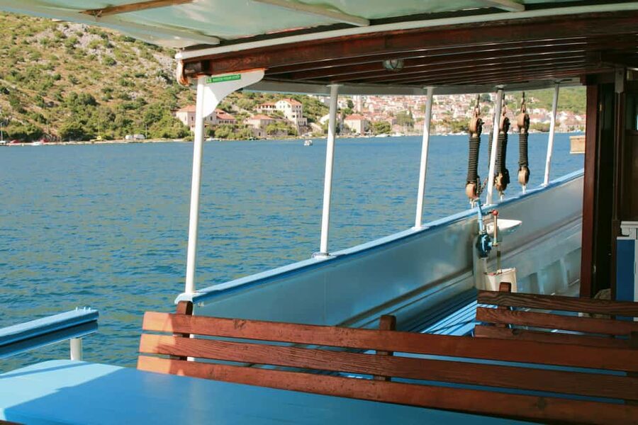 Dubrovnik: Full-Day Blue Cave & Elaphiti Islands Boat Tour - Koločep and Donje Čelo: pines, coves, and a car-free village mood