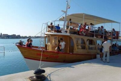 Dubrovnik Islands Boat Tour with Lunch and Unlimited Drinks - Getting from Dubrovnik to the boat: pickup and where it starts
