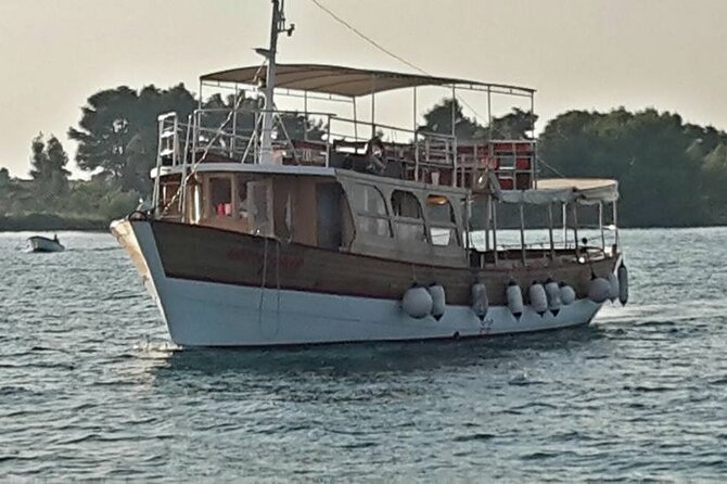Dubrovnik Islands Boat Tour with Lunch and Unlimited Drinks - Unlimited drinks: nice perk, but know what you’re signing up for