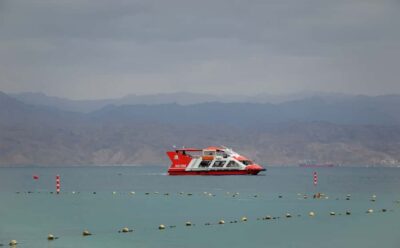 Eilat: 2-Hour Glass-Bottom Boat Tour - Finding the Jules Verne Boat at Hananya Beach