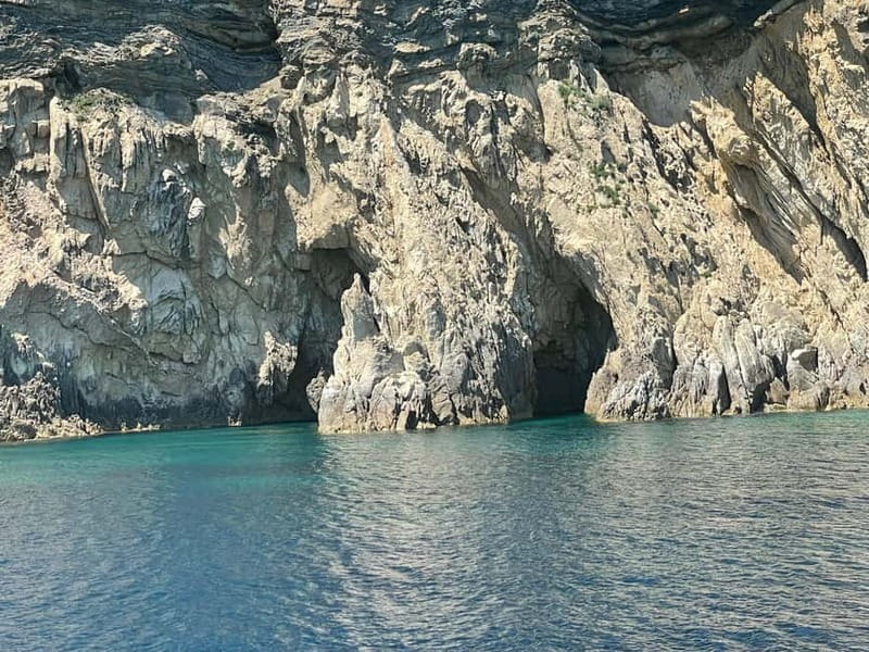 Elba Island: a boat trip to the Elviscot wreck - Marina di Campo to the Open Water: Getting Started Smoothly