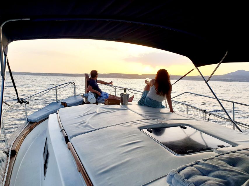Estepona: Dolphin Search Boat Trip with Drink and Snacks - Snacks, the included drink, and the marine knots workshop