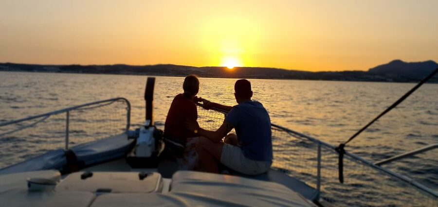 Estepona: Sunset boat trip & Cava & Tapa - Cava, Mojama red tuna, and tapas-style snacks on board