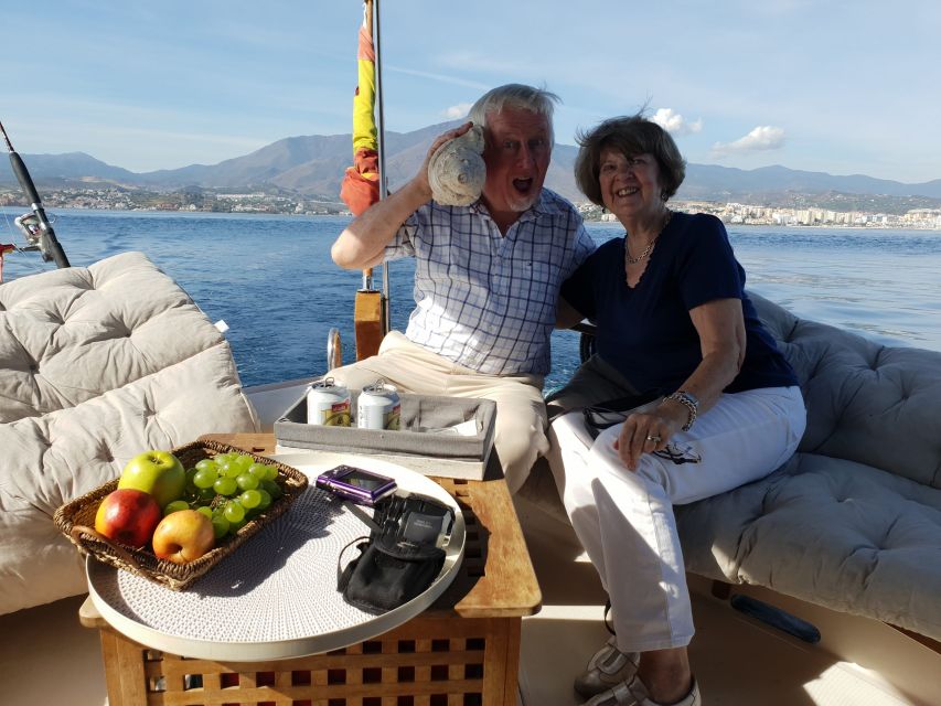 Estepona: Sunset boat trip & Cava & Tapa - Who this Estepona sunset cruise fits best