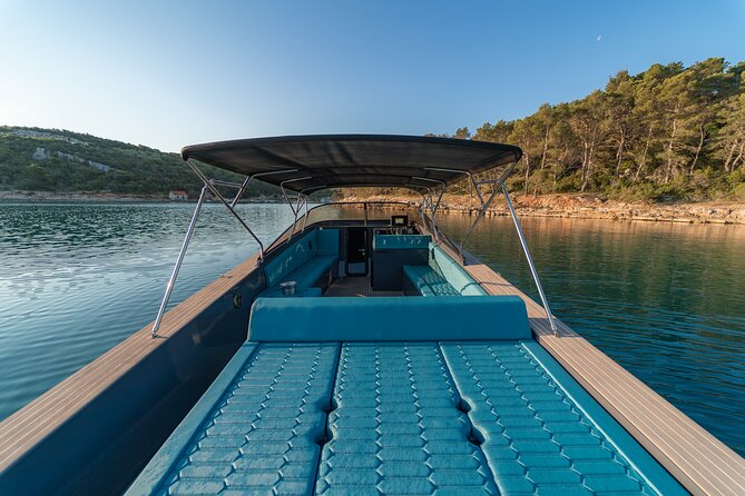 Exclusive Blue Lagoon Luxury Boat Tour from Split - Your Morning Start in Split: Easy Meeting Point, Small-Boat Feel
