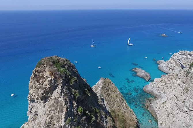 Exclusive boat tour for up to 8 people, beautiful Tropea - Grotta dello Scheletro and Tropea’s cliffside beaches
