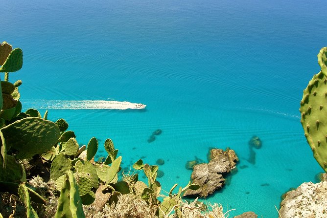 Exclusive boat tour in Tropea. Just you and your family - 4 hours - Entering The Sea Sports Tropea Pier: How the day starts