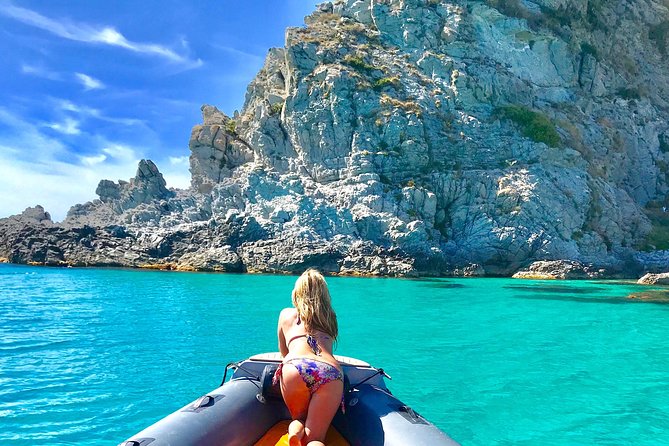 Exclusive boat tour in Tropea. Just you and your family - 4 hours - Praia di Fuoco: golden sand and turquoise water, by boat only
