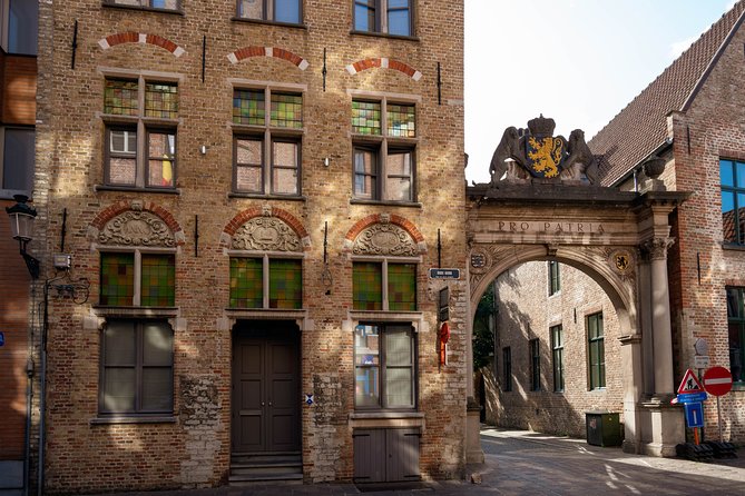 Experience the best of Bruges on a Private Tour with Boat Ride - Minnewater Lake of Love: A Quiet Reset Within the City
