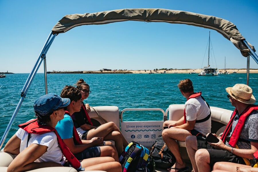 Faro: Deserta Island and Farol Island Catamaran Boat Trip - Ria Formosa by catamaran: why this route feels different