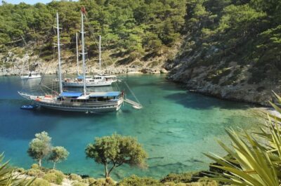 Fethiye: 12 Islands Boat Tour with Lunch and Hotel Pickup - Pickup and meeting: the part that can change your start time