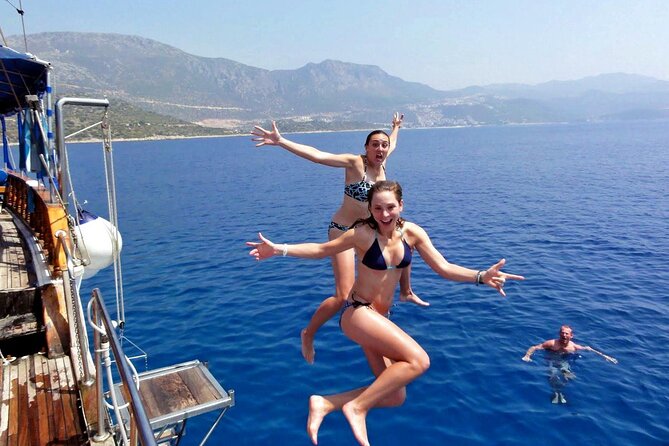 Fethiye Oludeniz Boat Trip With Butterfly Valley And Six Islands - Stop 1: Belcekiz Plajı Check-In and Your First Foot in the Water