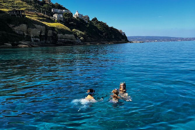 Fishing, Snorkelling & Dolphin Boat Tour - The 3-hour format: a half-day that keeps moving