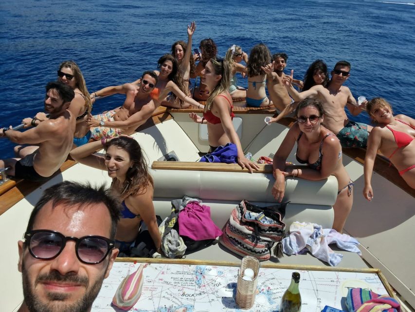 Forio: Ischia Island Boat Tour with Local Lunch and Swimming - Sailing to Sorgeto for breakfast and a slow westward rhythm