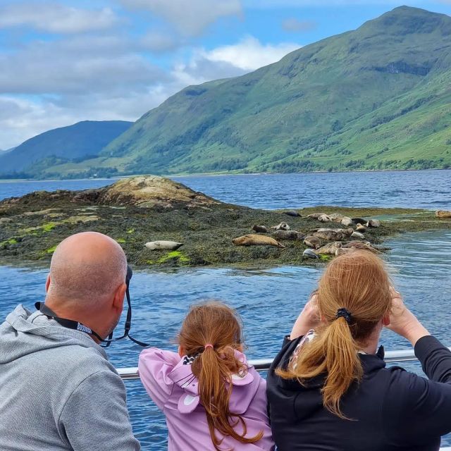 Fort William: Seal Island Boat Tour - Working loch life: salmon and mussel farms in action