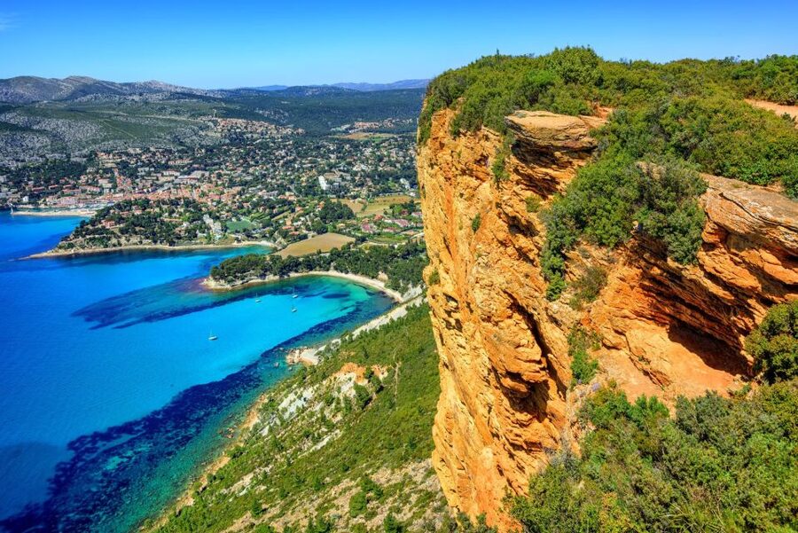 From Aix: Cassis Boat Ride & Provence Wine Tasting Day Tour - Getting from Aix to Cassis: the comfort factor matters